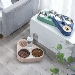 Keep Your Pet Well-Fed & Hydrated with This Multifunctional 3-in-1 Pet Feeder & Water Bottle!